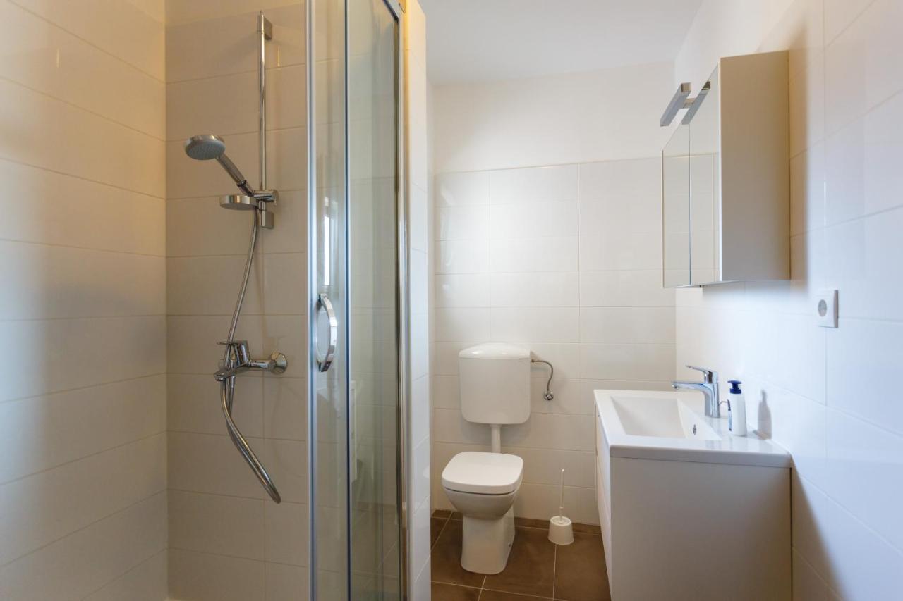 Villa Mirela Apartment Vrbnik Buitenkant foto