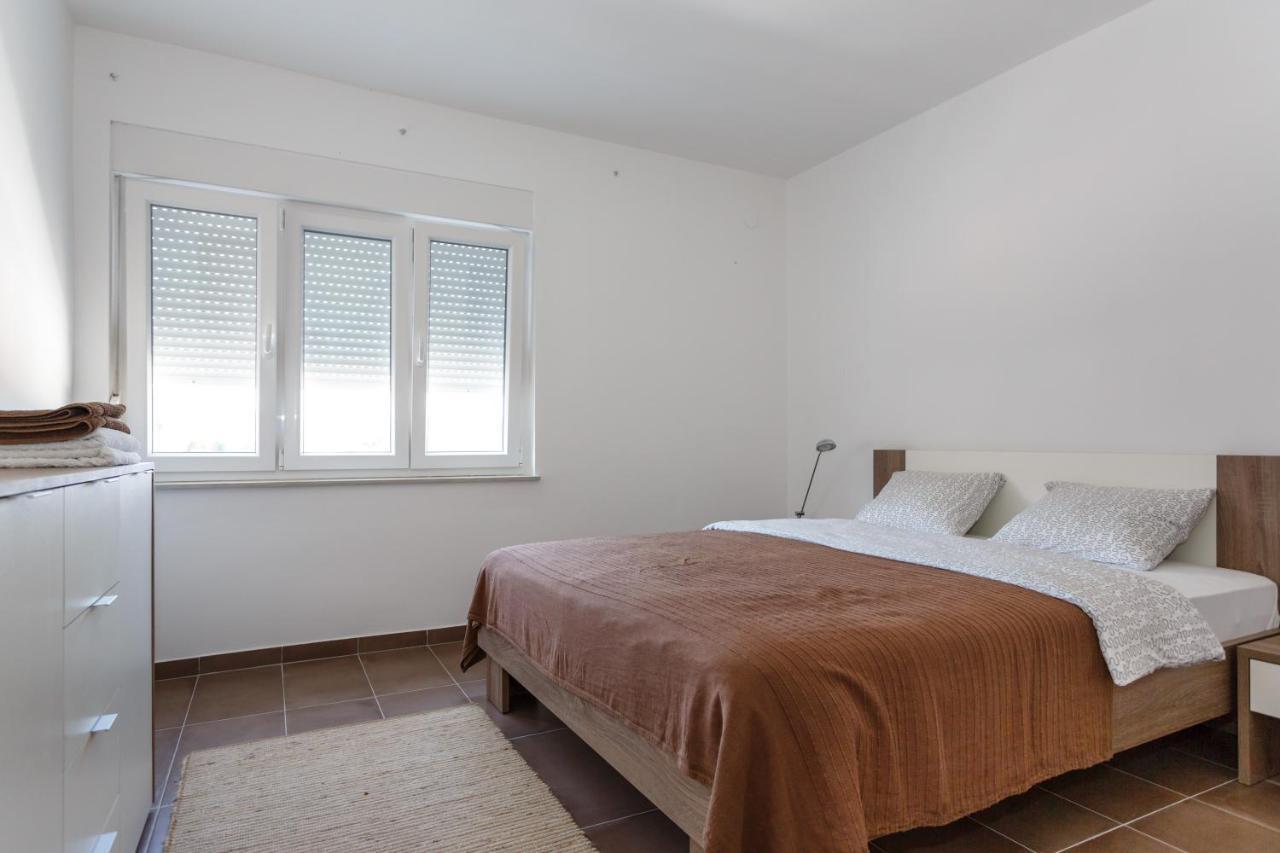 Villa Mirela Apartment Vrbnik Buitenkant foto