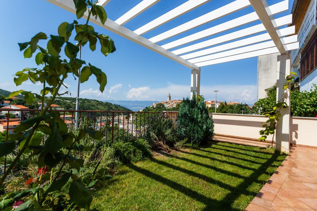 Villa Mirela Apartment Vrbnik Buitenkant foto