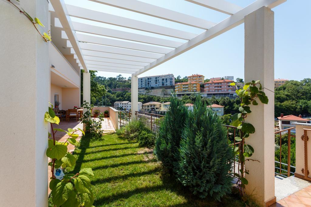 Villa Mirela Apartment Vrbnik Buitenkant foto
