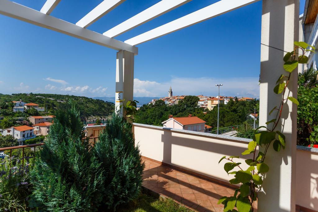 Villa Mirela Apartment Vrbnik Buitenkant foto